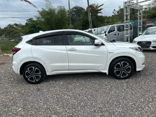 2016 Honda Vezel
$2,999,999