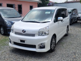 2012 Toyota Voxy for sale in Kingston / St. Andrew, Jamaica