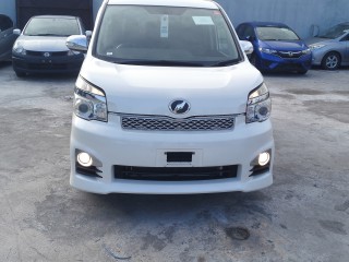 2013 Toyota VOXY ZS  KIRAMEKI for sale in Kingston / St. Andrew, Jamaica