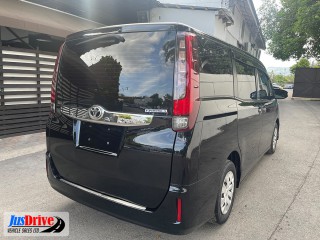 2015 Toyota NOAH