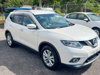 2017 Nissan X trail 
$3,350,000