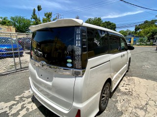 2015 Toyota Voxy
$3,000,000