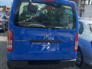 2016 Toyota Hiace