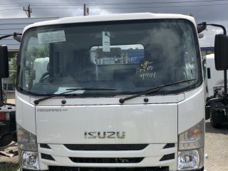 2023 Isuzu N Series Reward