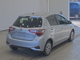 2017 Toyota Vitz