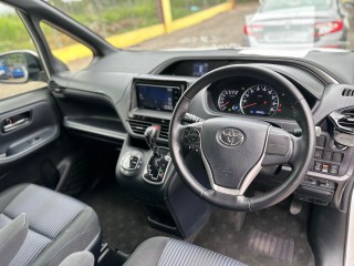 2015 Toyota Voxy
$3,250,000