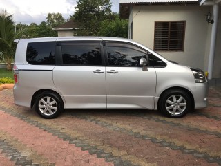 2010 Toyota NOAH for sale in St. Catherine, Jamaica
