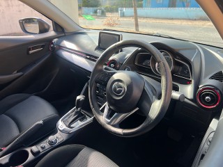 2017 Mazda 2 
$1,590,000