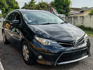 2013 Toyota Auris
$1,390,000