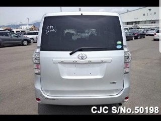 2013 Toyota voxy for sale in Kingston / St. Andrew, Jamaica