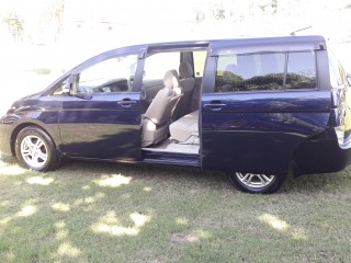 2013 Toyota Isis for sale in Kingston / St. Andrew, Jamaica