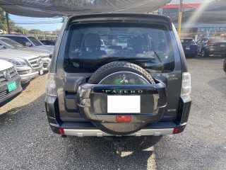 2012 Mitsubishi PAJERO