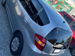 2013 Honda Fit
$980,000