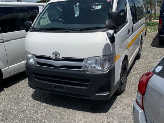 2013 Toyota High Top hiace Diesel for sale in Kingston / St. Andrew, Jamaica