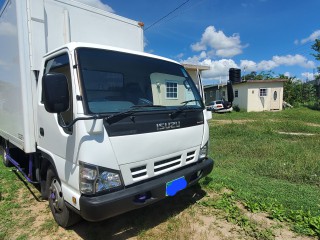 2006 Isuzu Smoother E