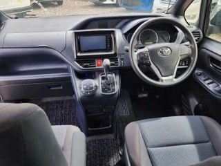 2014 Toyota Voxy