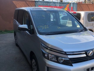 2014 Toyota Voxy for sale in Kingston / St. Andrew, Jamaica