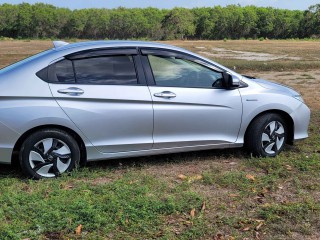 2015 Honda Grace DX Hybrid