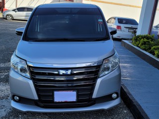 2014 Toyota NOAH HYBRID for sale in Kingston / St. Andrew, Jamaica