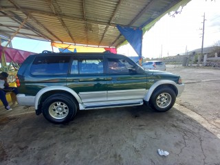 2003 Mitsubishi Montero Sport