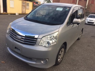 2013 Toyota NOAH for sale in Kingston / St. Andrew, Jamaica