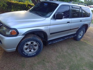 2002 Mitsubishi Montero Sport