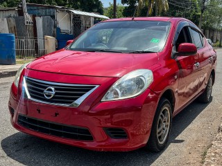 2012 Nissan latio
$830,000
