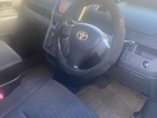 2009 Toyota Voxy