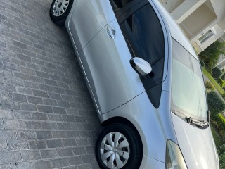 2011 Toyota Vitz