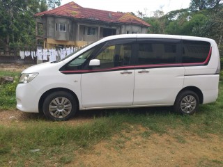 2013 Nissan Serena