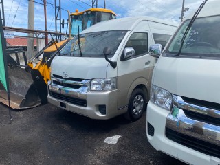 2018 Toyota Hiace Grand Cabin
$5,950,000