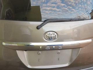 2010 Toyota Isis Platana for sale in Kingston / St. Andrew, Jamaica