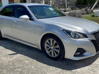 2016 Toyota Crown