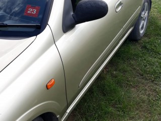 2004 Nissan Sunny