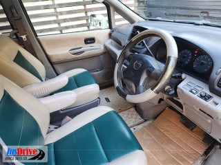 2001 Nissan SERENA