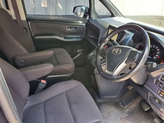 2014 Toyota VOXY