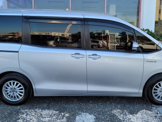 2014 Toyota Noah Hybrid