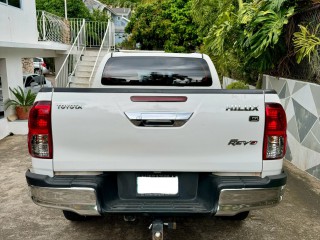 2017 Toyota Hilux Revo
$4,980,000