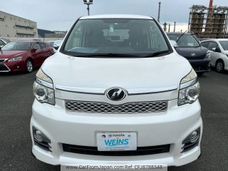 2013 Toyota Voxy