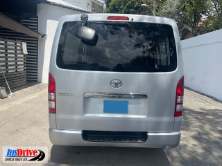 2009 Toyota HIACE