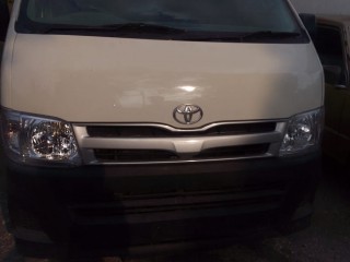 2012 Toyota Hiace bus panel