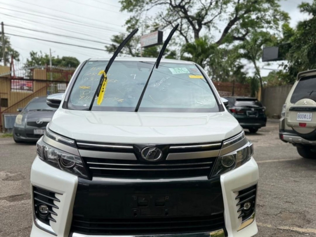 2017 Toyota Voxy for sale in Kingston / St. Andrew, Jamaica