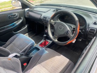 2000 Honda Integra