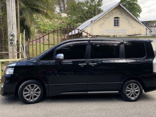 2012 Toyota Voxy