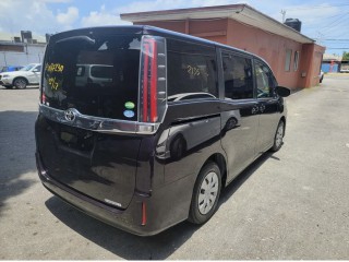 2018 Toyota Noah