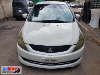 2005 Mitsubishi GRANDIS