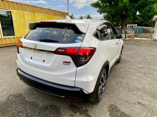 2018 Honda Vezel RS 
$3,800,000