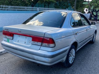 2002 Nissan Sunny