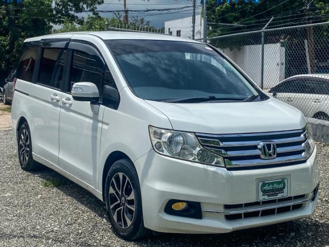 2013 Honda Stepwagon for sale in Kingston / St. Andrew, Jamaica