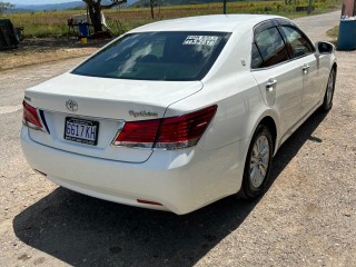 2013 Toyota Crown
$2,650,000
